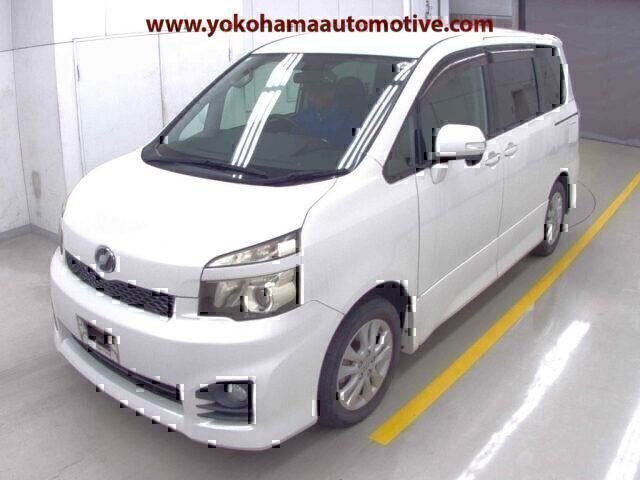 Toyota Voxy  '2010