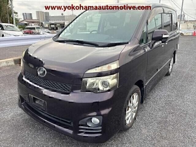 Toyota Voxy  '2010