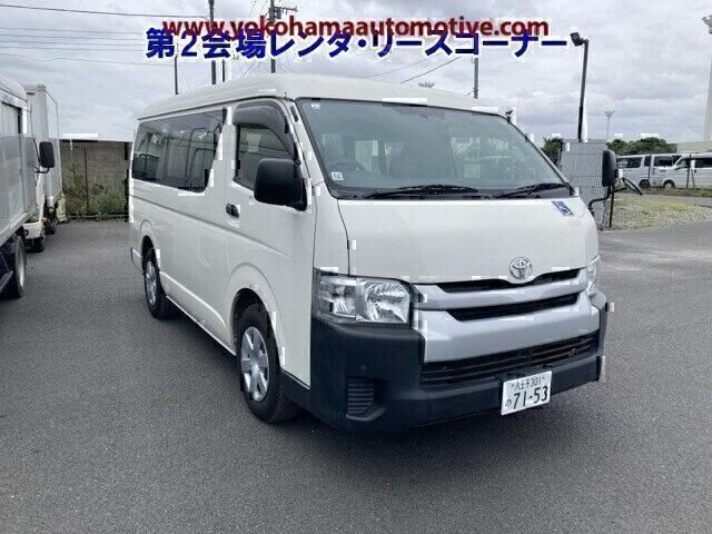 TOYOTA HIACE