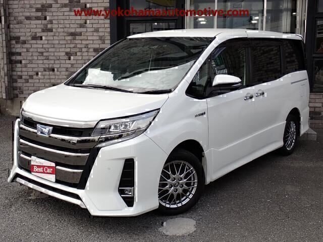 TOYOTA NOAH