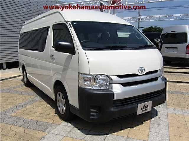 TOYOTA HIACE COMMUTER