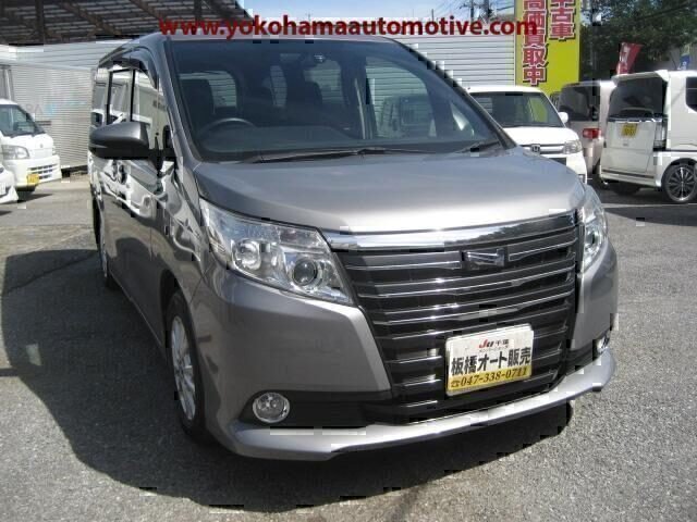 Toyota Noah  '2015