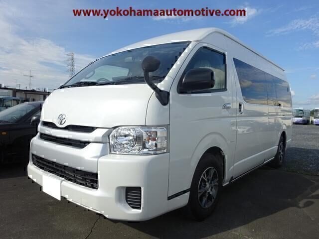 TOYOTA HIACE