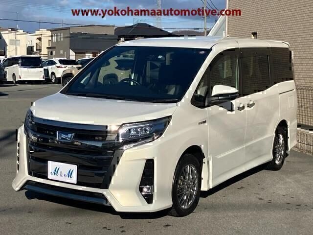 TOYOTA NOAH
