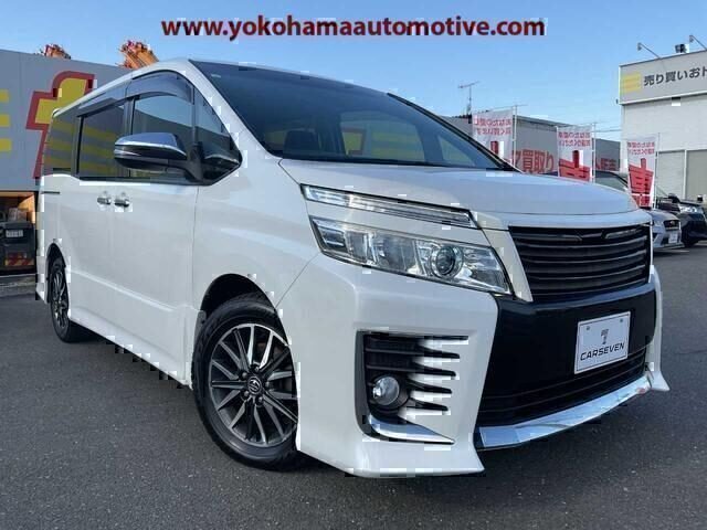 Toyota Voxy  '2015