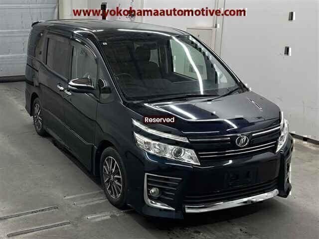 Toyota Voxy  '2015
