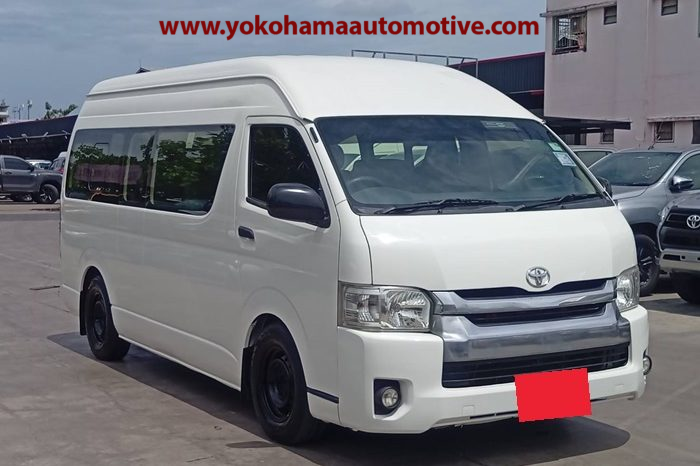TOYOTA HIACE COMMUTER