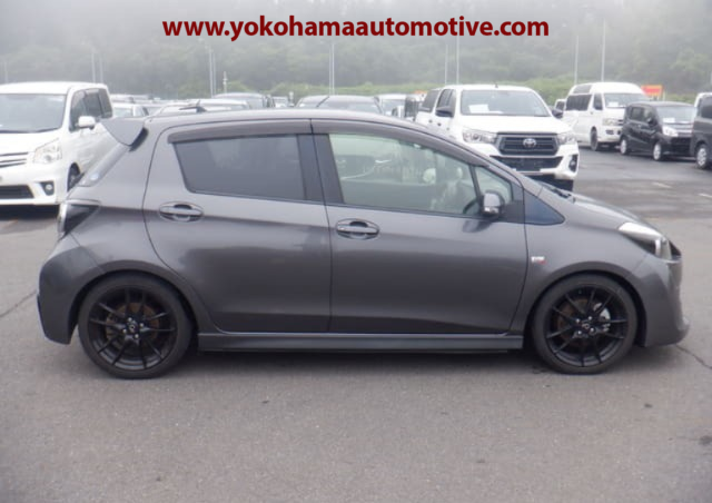 Car Image 16