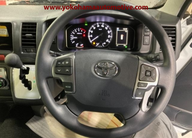 Car Image 9