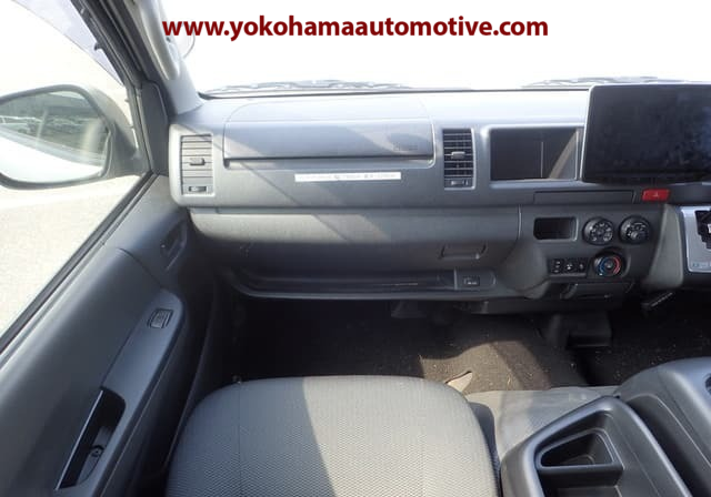 Car Image 9