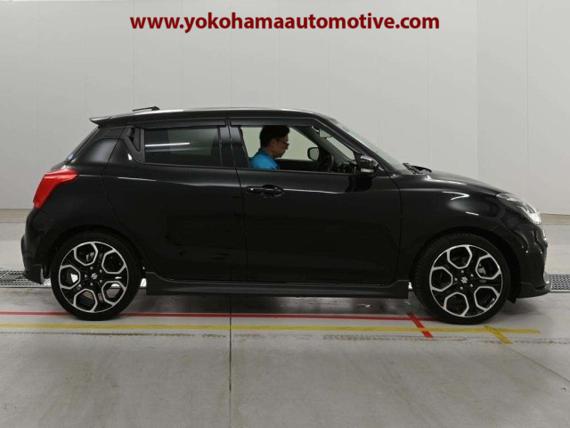 Car Image 10
