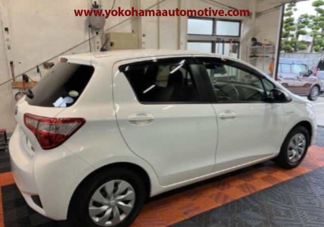 Car Image 32