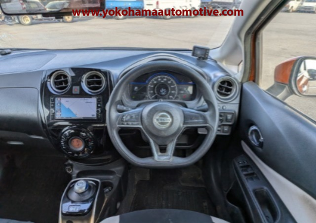 Car Image 16