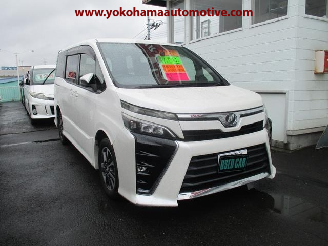TOYOTA VOXY ZS